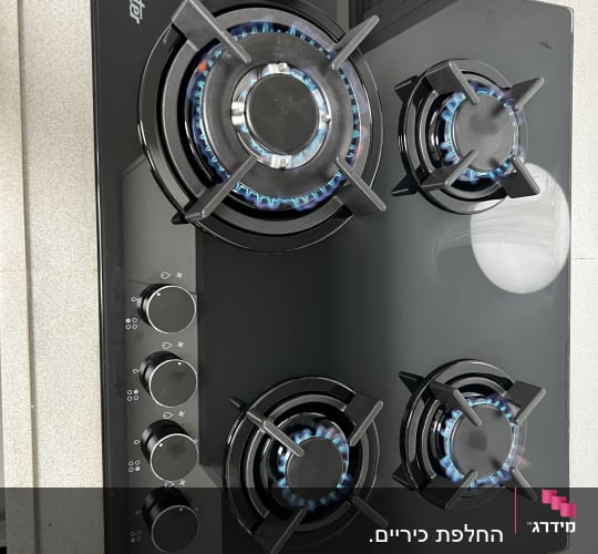 כיריים גז עם להבות כחולות